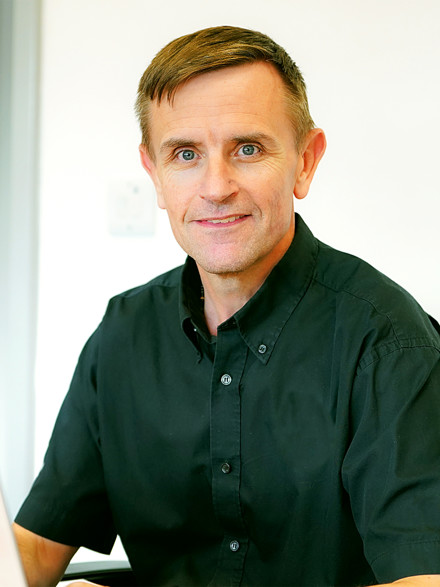 Giles@3X
