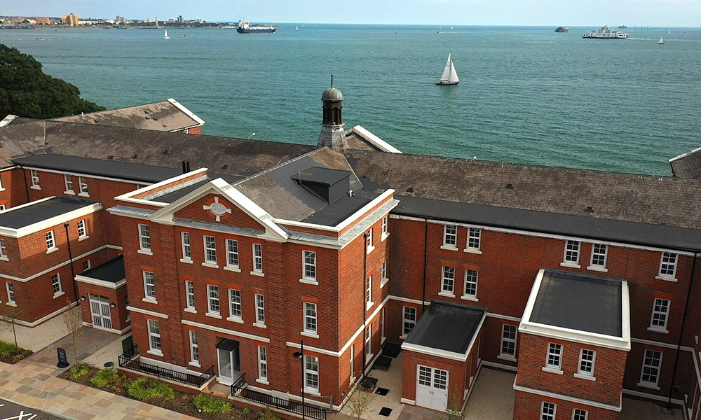 Royal Hasler Small Thumbnail 1