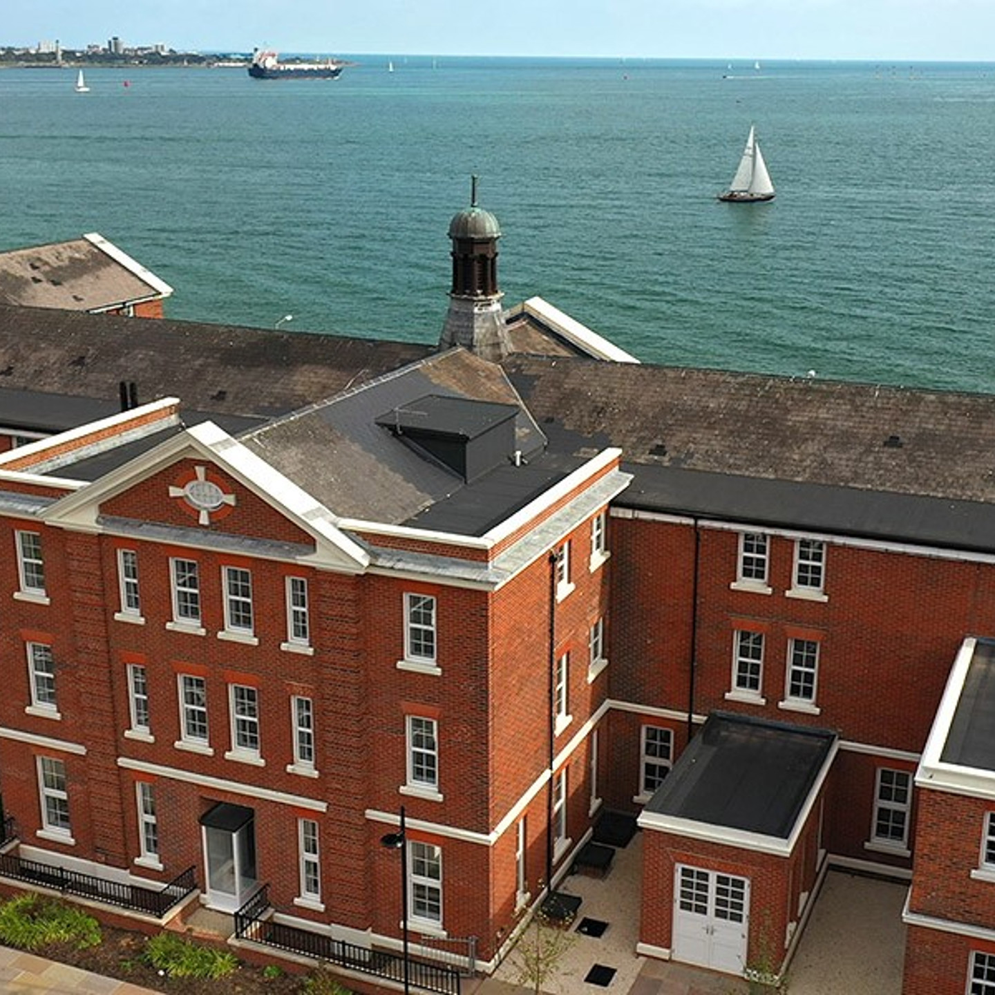 Royal Hasler Small Thumbnail 1