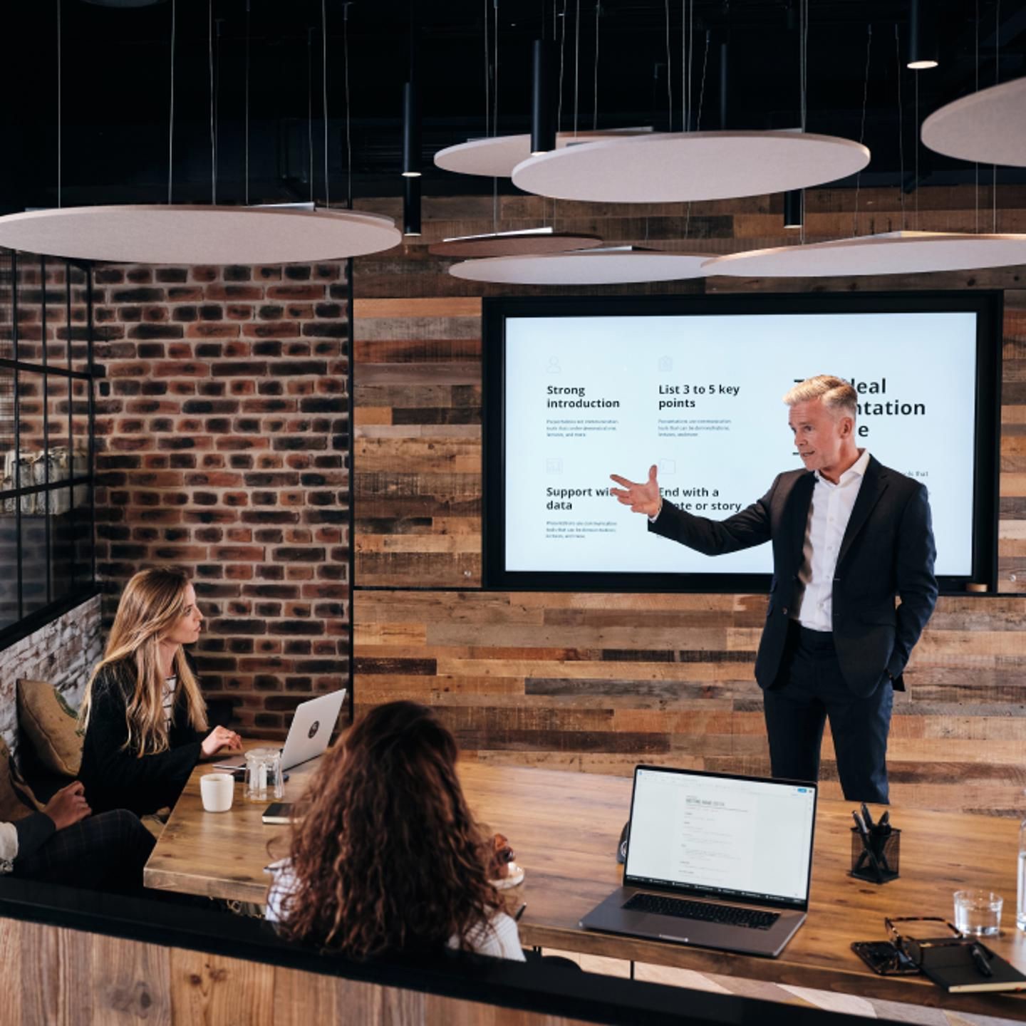 Santander International Small Image3